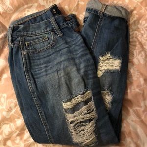 hollister *never worn* boyfriend jeans